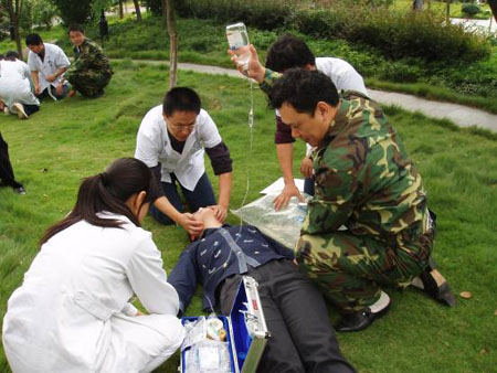 慶國慶——我院組織急救大演練