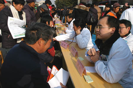 我院“三下鄉(xiāng)”活動-----送醫(yī)送藥到句容春城衛(wèi)生院