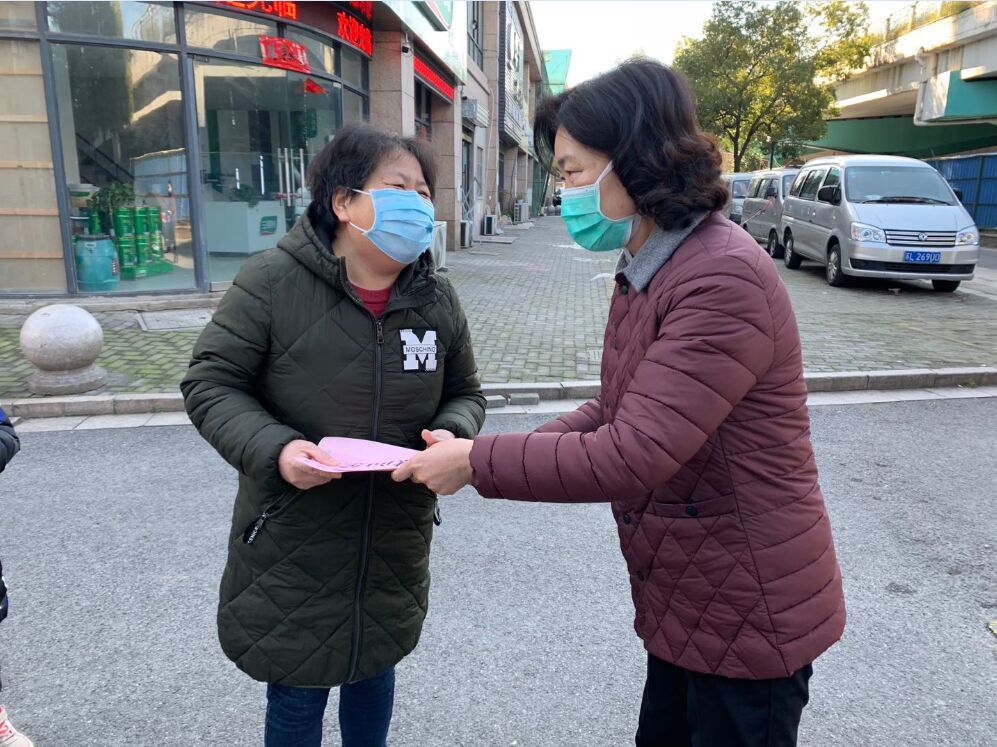 市一院走訪慰問援鄂醫(yī)護人員家屬