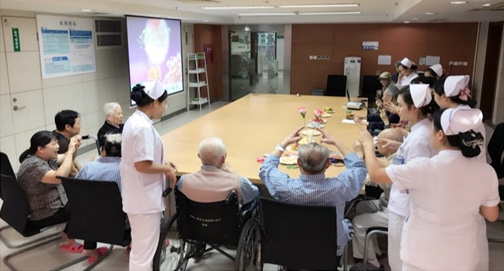 中秋月圓 合家歡——記老年科病房里的中秋節(jié)