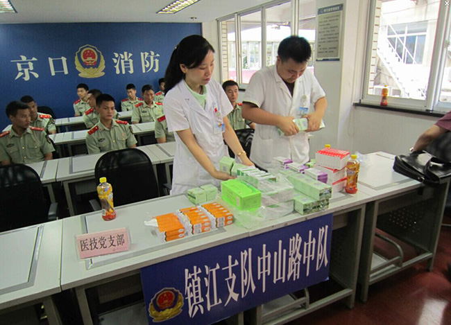 市一院八一建軍節(jié)赴消防部隊慰問