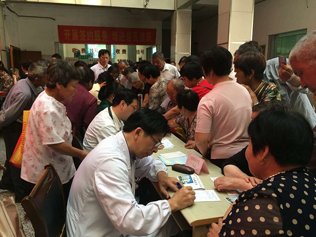 市一院“康復(fù)愛心工程”大型義診走進(jìn)句容天王